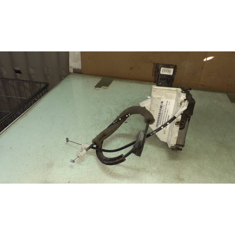 Recambio de cerradura puerta delantera derecha para peugeot partner kasten confort l1 referencia OEM IAM PSA828405 A01535 A01851