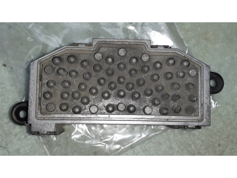 Recambio de resistencia calefaccion para peugeot partner kasten confort l1 referencia OEM IAM F011500015  