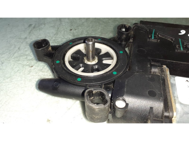 Recambio de motor elevalunas delantero derecho para volkswagen polo (9n1) conceptline referencia OEM IAM 602959801A  