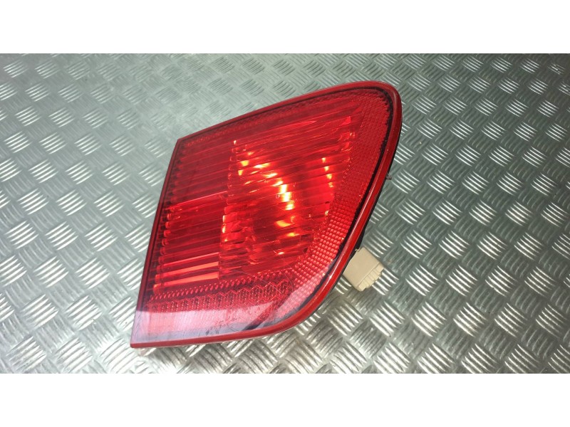 Recambio de piloto trasero izquierdo interior para seat ibiza (6k1) select referencia OEM IAM 00898  HELLA
