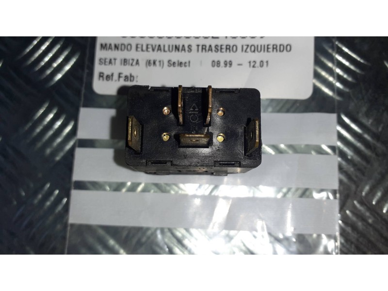 Recambio de mando elevalunas trasero izquierdo para seat ibiza (6k1) select referencia OEM IAM   CONECTOR 5 PINES
