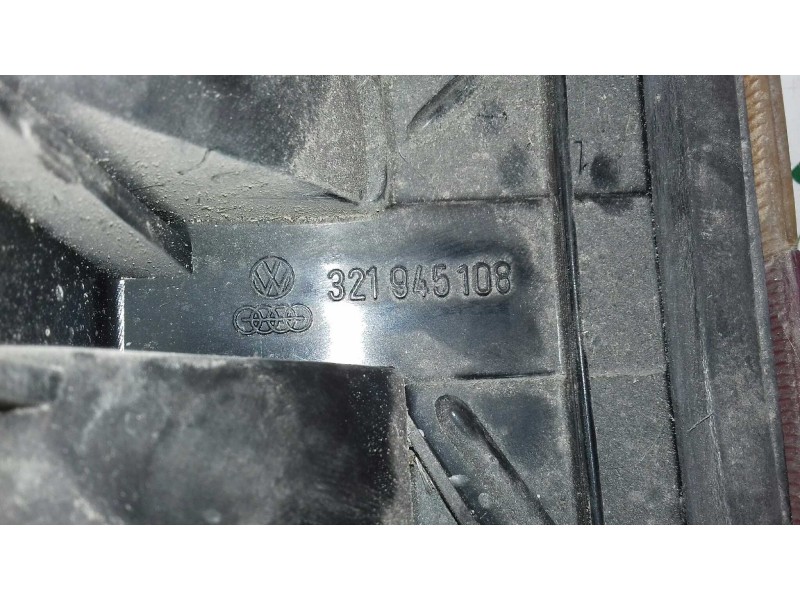 Recambio de piloto trasero derecho interior para volkswagen passat (321/323/331) referencia OEM IAM 321945108  INT-PORTON