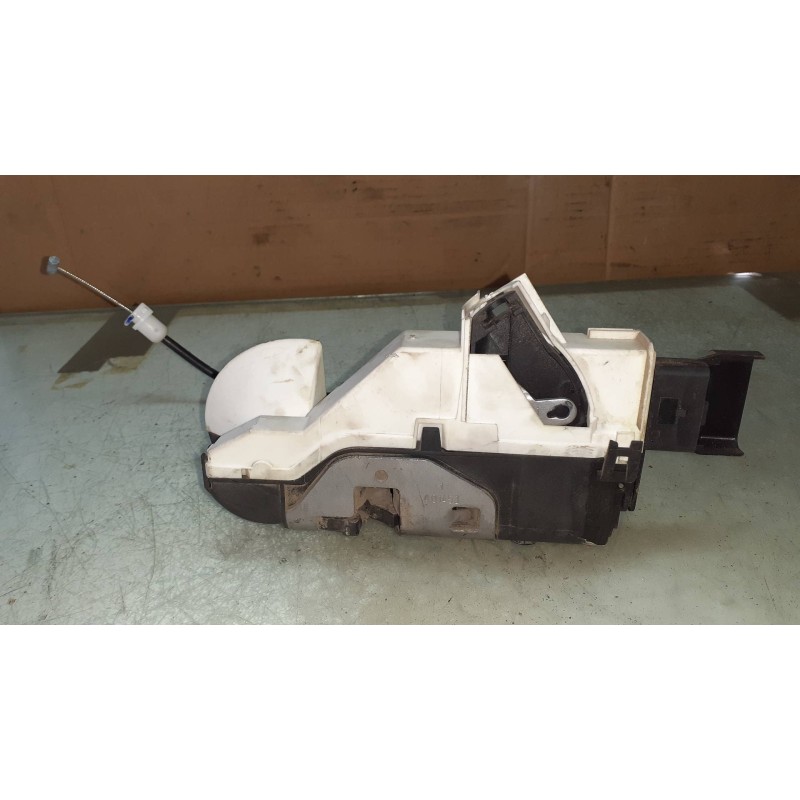 Recambio de cerradura puerta trasera izquierda para peugeot partner kasten confort l1 referencia OEM IAM PSA828406 A02923 A01453