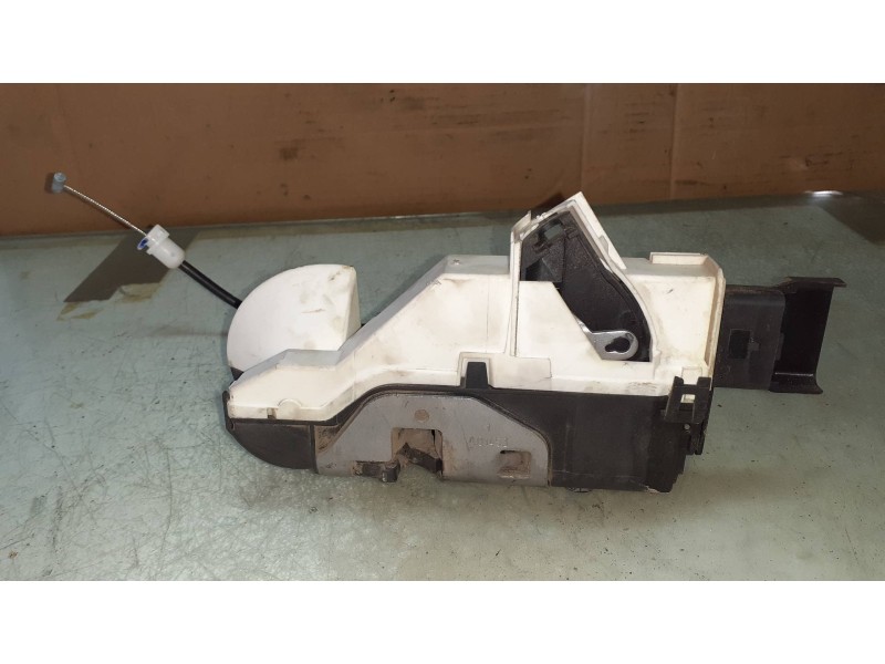 Recambio de cerradura puerta trasera izquierda para peugeot partner kasten confort l1 referencia OEM IAM PSA828406 A02923 A01453
