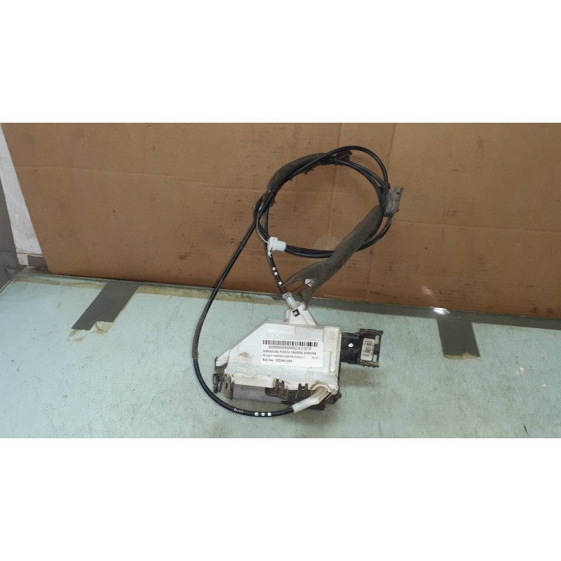 Recambio de cerradura puerta trasera derecha para peugeot partner kasten confort l1 referencia OEM IAM 3553901264 PSA828423 A018