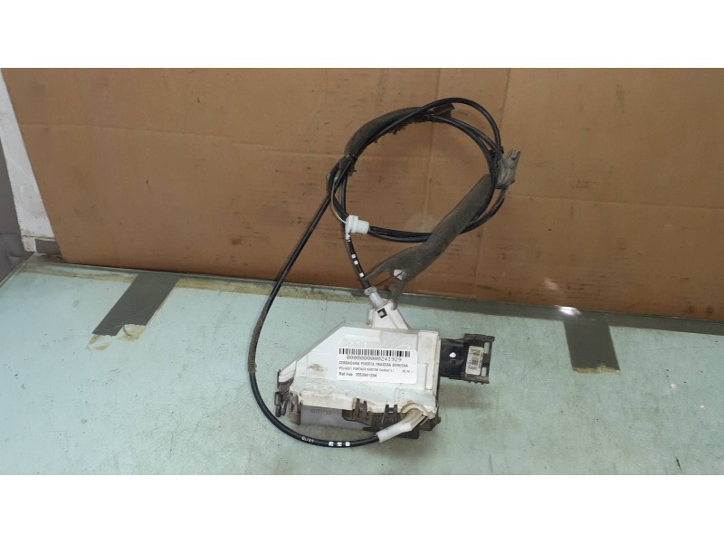 Recambio de cerradura puerta trasera derecha para peugeot partner kasten confort l1 referencia OEM IAM 3553901264 PSA828423 A018