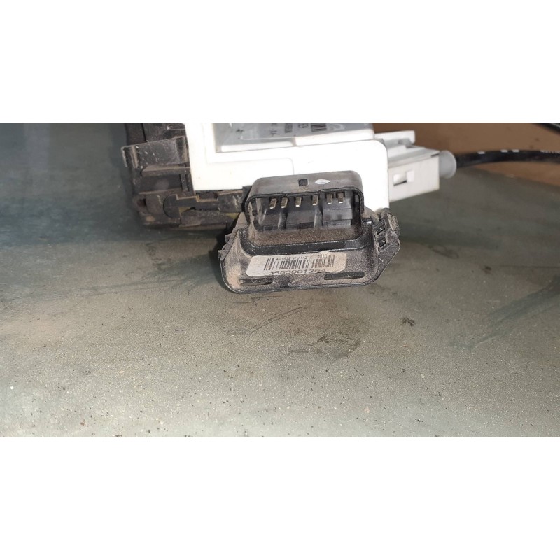 Recambio de cerradura puerta trasera derecha para peugeot partner kasten confort l1 referencia OEM IAM 3553901264 PSA828423 A018