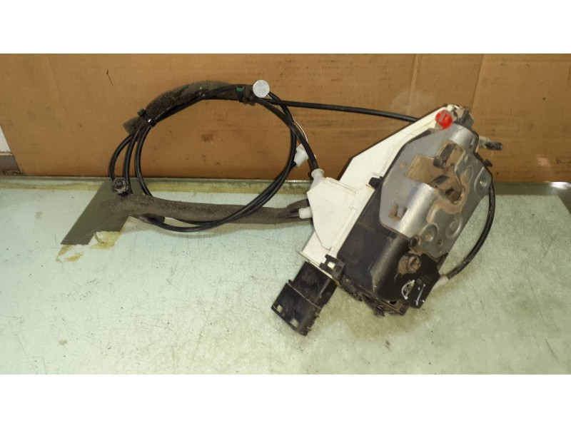 Recambio de cerradura puerta trasera derecha para peugeot partner kasten confort l1 referencia OEM IAM 3553901264 PSA828423 A018