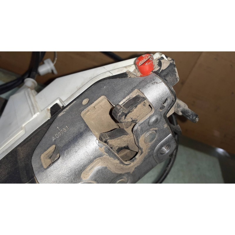 Recambio de cerradura puerta trasera derecha para peugeot partner kasten confort l1 referencia OEM IAM 3553901264 PSA828423 A018