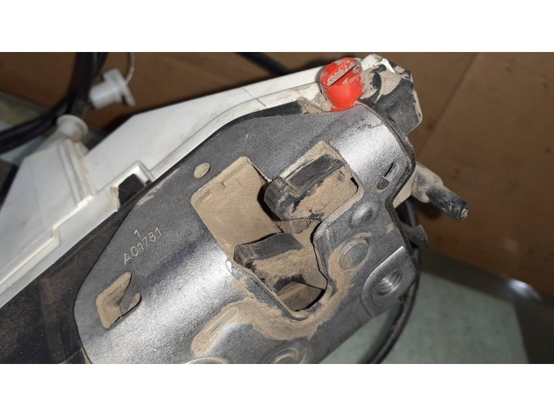 Recambio de cerradura puerta trasera derecha para peugeot partner kasten confort l1 referencia OEM IAM 3553901264 PSA828423 A018