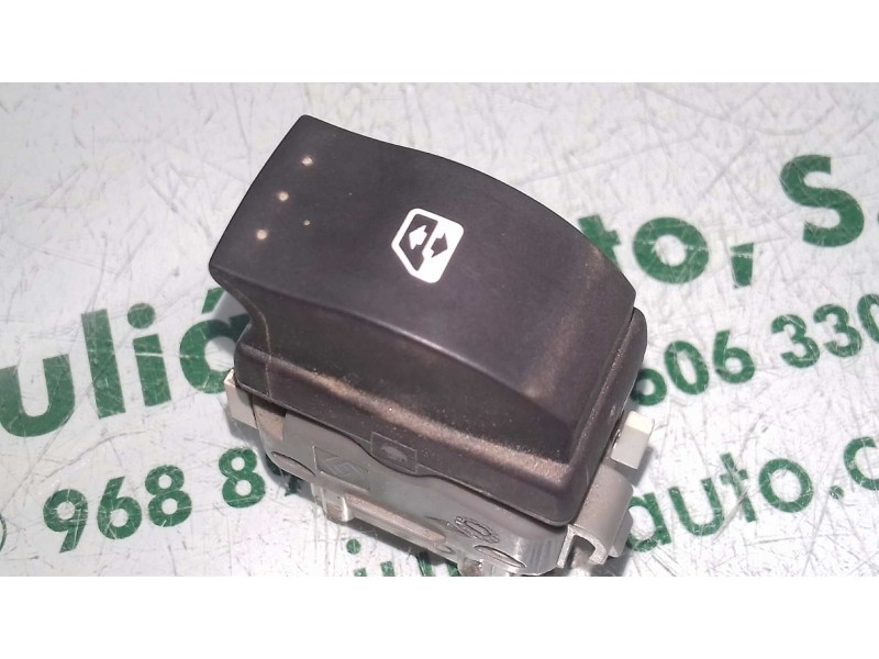 Recambio de mando elevalunas trasero izquierdo para renault scenic ii referencia OEM IAM 2808202 3 + 3 PINES BLANCO