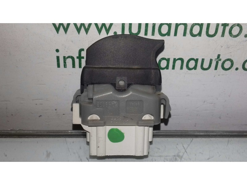 Recambio de mando elevalunas trasero izquierdo para renault scenic ii referencia OEM IAM 2808202 3 + 3 PINES BLANCO