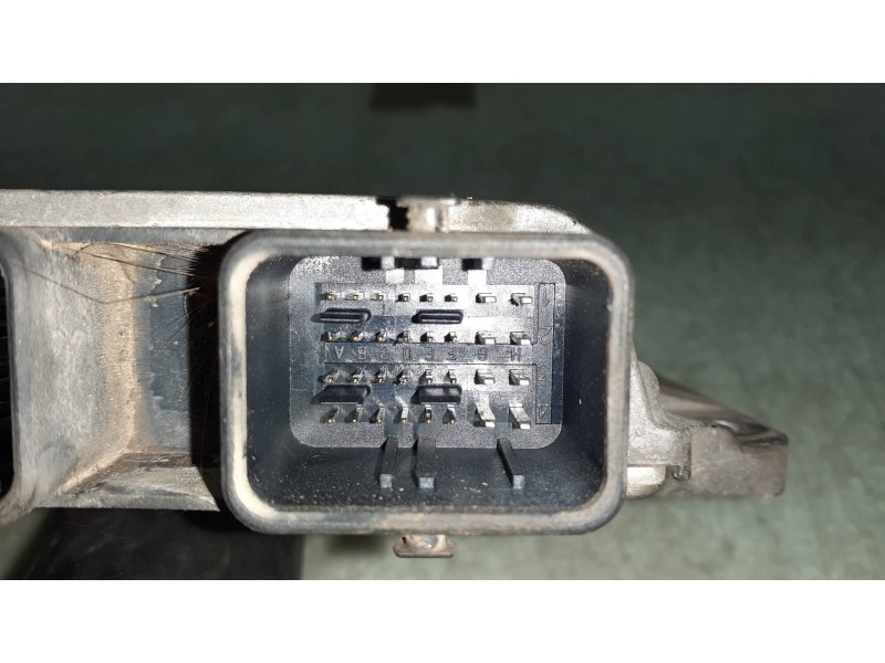 Recambio de centralita motor uce para renault modus confort dynamique referencia OEM IAM 8200376474 8200474008 215853640A