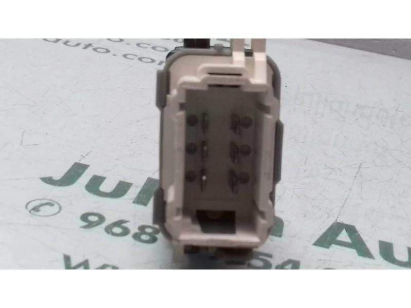 Recambio de mando elevalunas trasero izquierdo para renault scenic ii referencia OEM IAM 2808202 3 + 3 PINES BLANCO