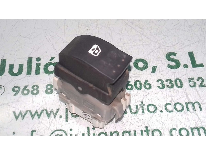 Recambio de mando elevalunas trasero izquierdo para renault scenic ii referencia OEM IAM 2808202 3 + 3 PINES BLANCO