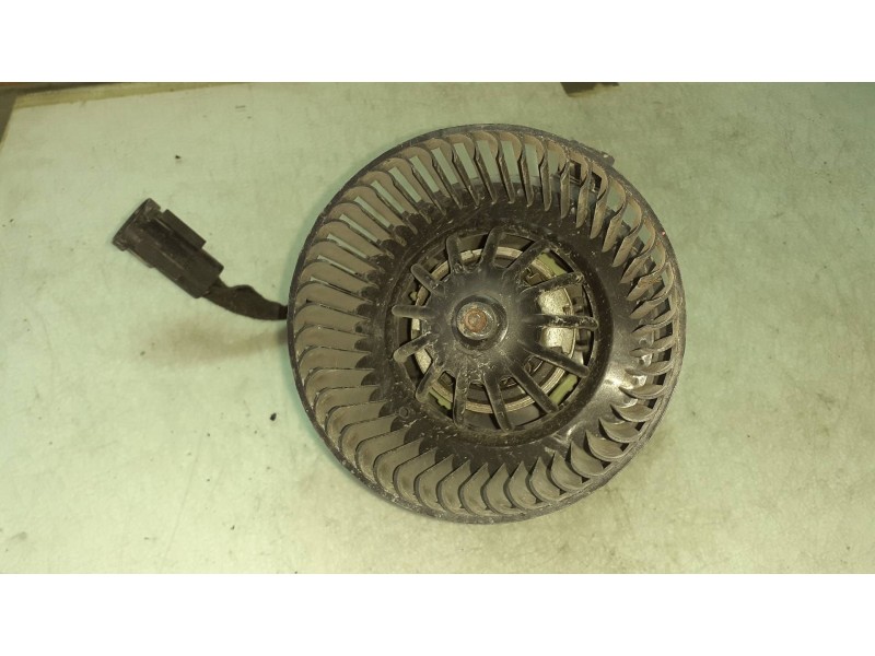 Recambio de ventilador calefaccion para dacia sandero ambiance referencia OEM IAM 8200486105 N106415P 