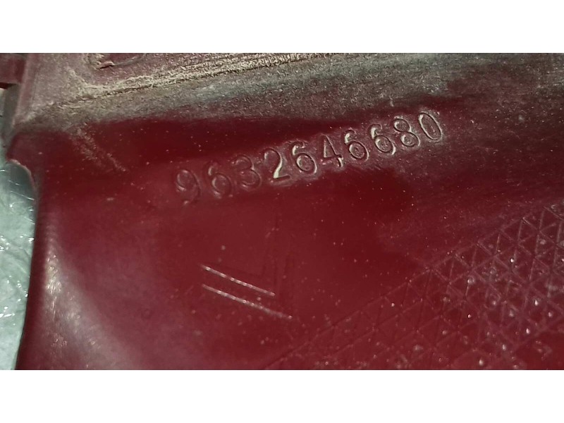 Recambio de piloto trasero derecho para citroen c5 berlina 1.8 16v x referencia OEM IAM 9632646680  