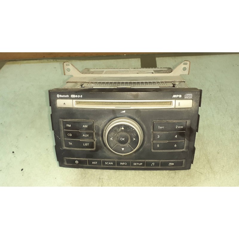 Recambio de sistema audio / radio cd para kia cee´d active referencia OEM IAM 961601H050 40336546AA 40241588AB