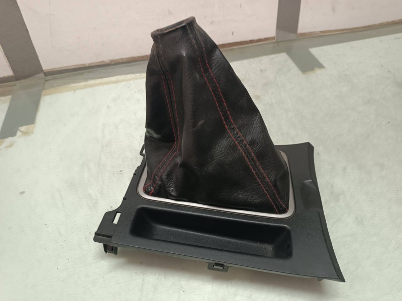 Recambio de fuelle para mazda 3 berlina (bk) mps referencia OEM IAM BR5V64341 GUARNECIDOS PALANCA CAMBIO 