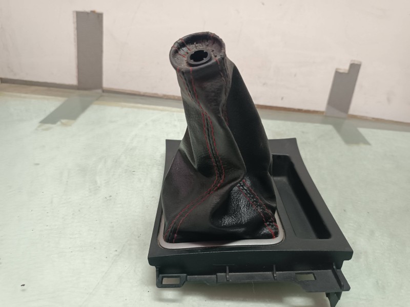 Recambio de fuelle para mazda 3 berlina (bk) mps referencia OEM IAM BR5V64341 GUARNECIDOS PALANCA CAMBIO 