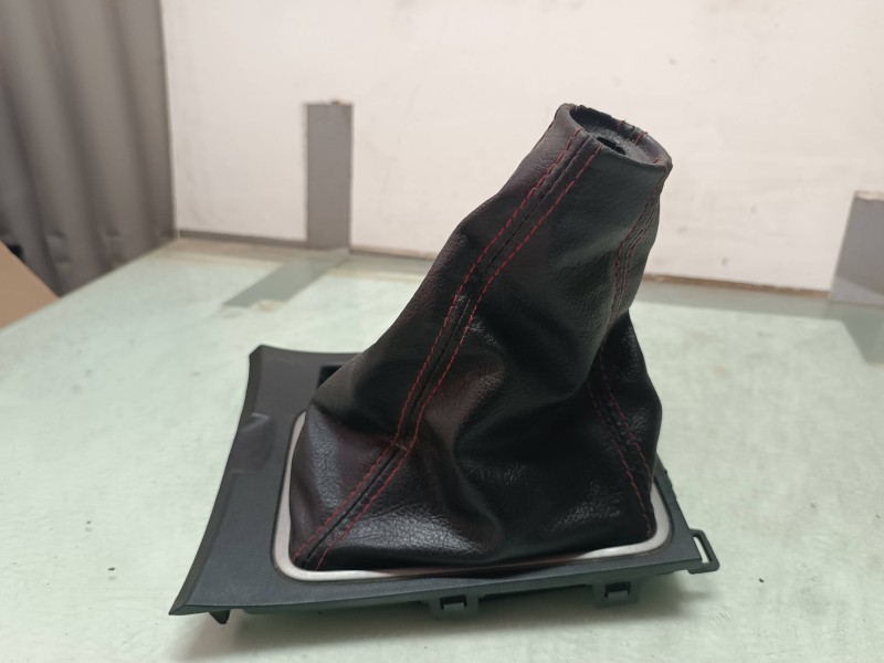 Recambio de fuelle para mazda 3 berlina (bk) mps referencia OEM IAM BR5V64341 GUARNECIDOS PALANCA CAMBIO 