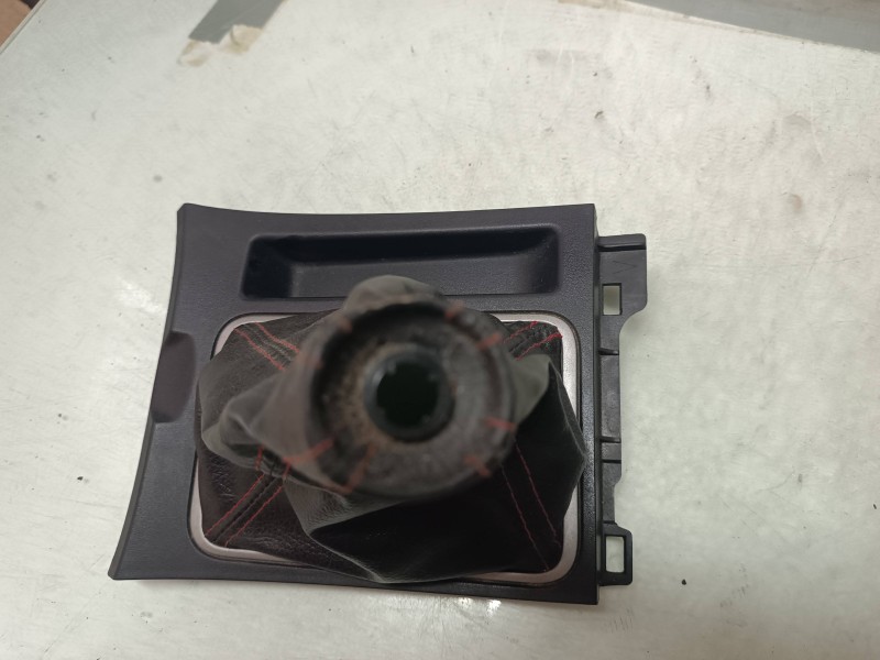 Recambio de fuelle para mazda 3 berlina (bk) mps referencia OEM IAM BR5V64341 GUARNECIDOS PALANCA CAMBIO 