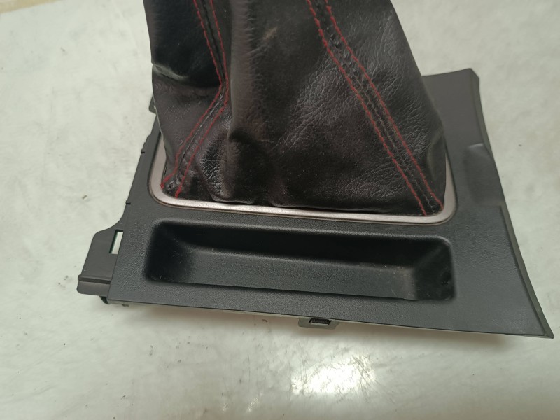 Recambio de fuelle para mazda 3 berlina (bk) mps referencia OEM IAM BR5V64341 GUARNECIDOS PALANCA CAMBIO 