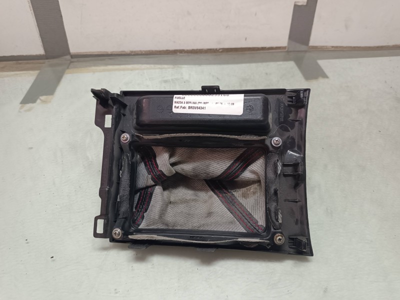Recambio de fuelle para mazda 3 berlina (bk) mps referencia OEM IAM BR5V64341 GUARNECIDOS PALANCA CAMBIO 