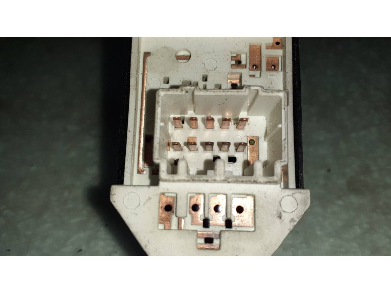 Recambio de mando retrovisor para kia cee´d active referencia OEM IAM 457480  