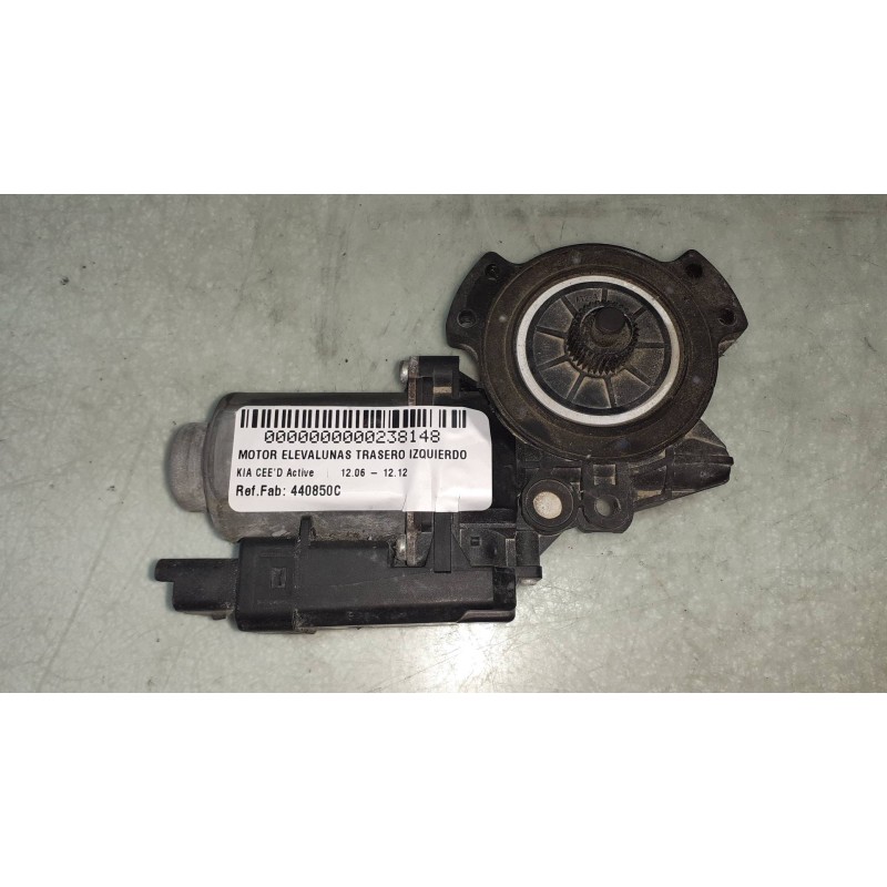 Recambio de motor elevalunas trasero izquierdo para kia cee´d active referencia OEM IAM 440850C 403951A8 402059D