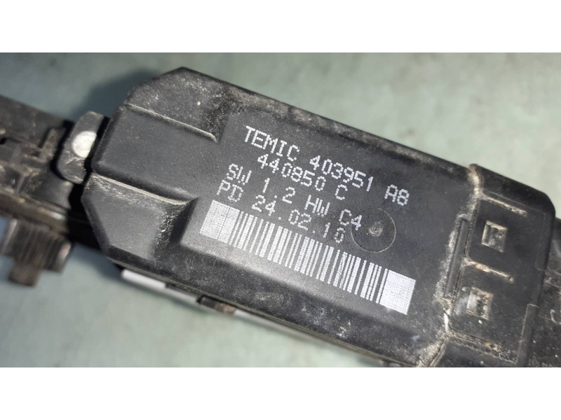 Recambio de motor elevalunas trasero izquierdo para kia cee´d active referencia OEM IAM 440850C 403951A8 402059D