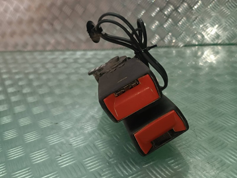 Recambio de cinturon seguridad trasero derecho para peugeot 308 style referencia OEM IAM 98063975XX 34167422E ANCLAJE CINTURON