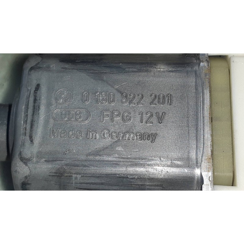 Recambio de motor elevalunas delantero derecho para peugeot 407 st confort referencia OEM IAM 1137328127 994651102 BOSCH