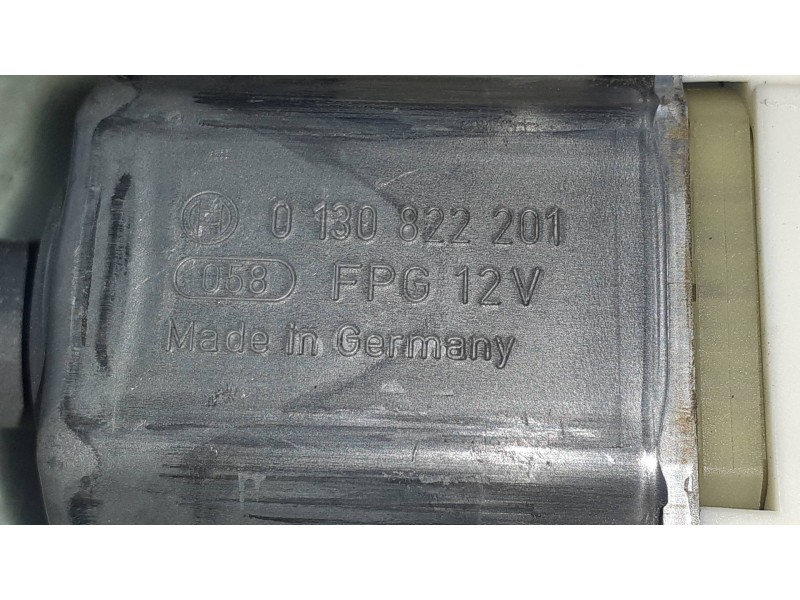 Recambio de motor elevalunas delantero derecho para peugeot 407 st confort referencia OEM IAM 1137328127 994651102 BOSCH