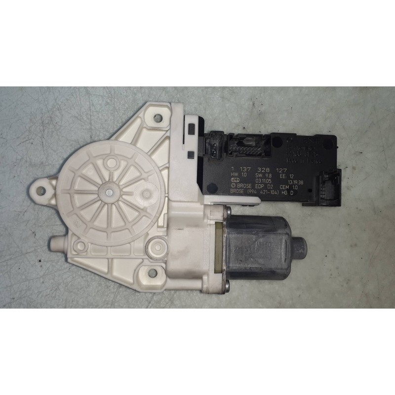 Recambio de motor elevalunas delantero derecho para peugeot 407 st confort referencia OEM IAM 1137328127 994651102 BOSCH
