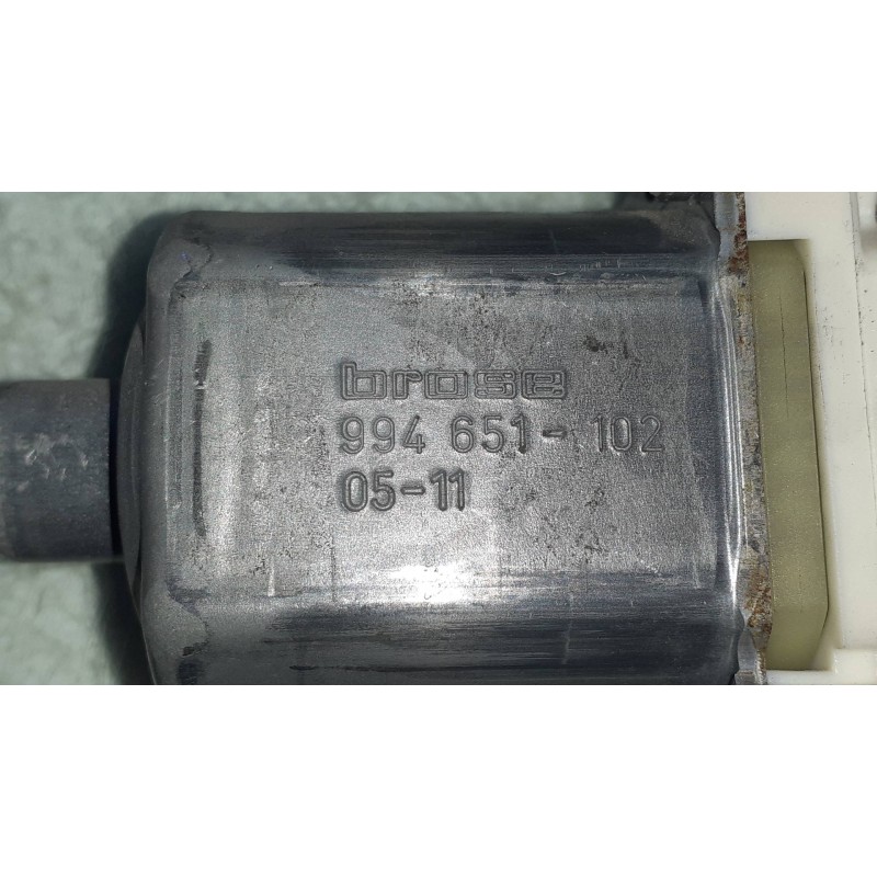 Recambio de motor elevalunas delantero derecho para peugeot 407 st confort referencia OEM IAM 1137328127 994651102 BOSCH