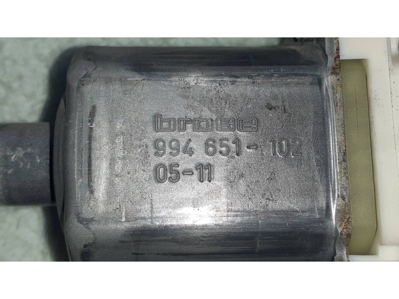 Recambio de motor elevalunas delantero derecho para peugeot 407 st confort referencia OEM IAM 1137328127 994651102 BOSCH