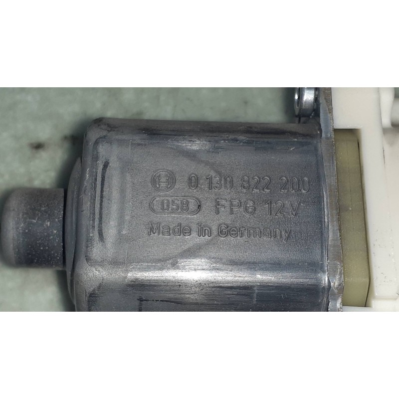 Recambio de motor elevalunas delantero izquierdo para peugeot 407 st confort referencia OEM IAM 1137328125 994650102 BOSCH