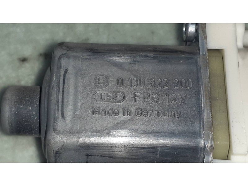 Recambio de motor elevalunas delantero izquierdo para peugeot 407 st confort referencia OEM IAM 1137328125 994650102 BOSCH