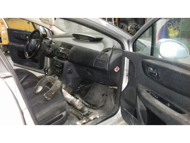 citroen c4 berlina del año 2004