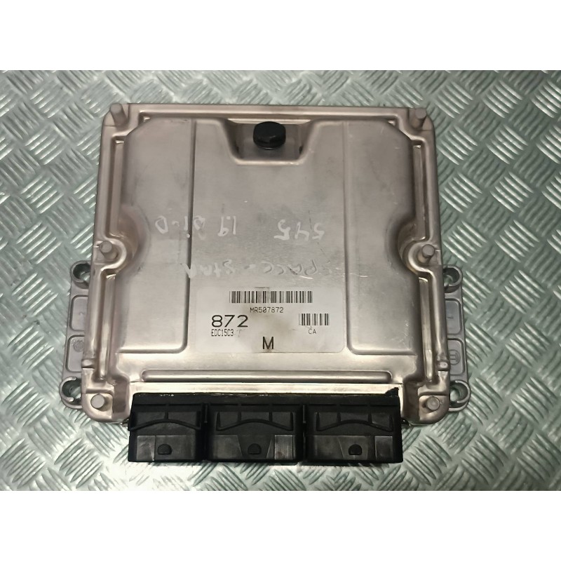 Recambio de centralita motor uce para mitsubishi space star (dg0) 1900 di-d referencia OEM IAM 8200058052 0281010438 BOSCH