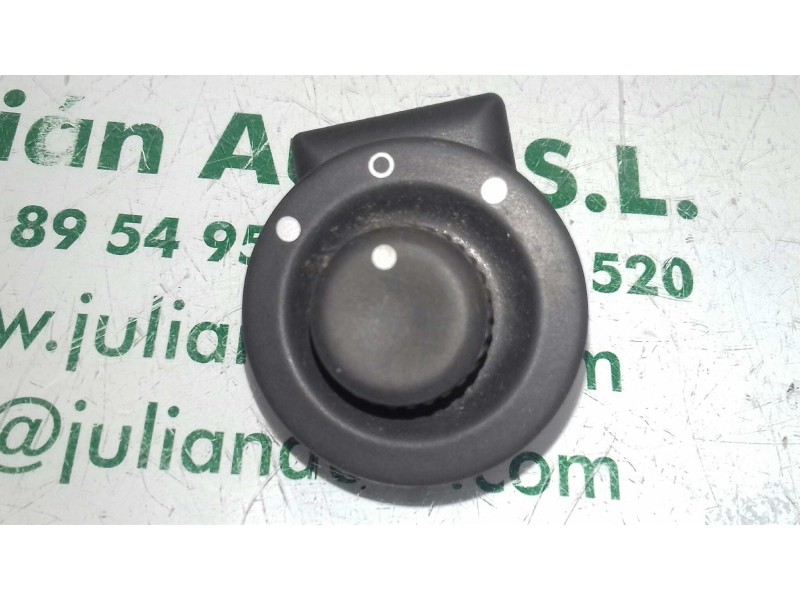 Recambio de mando retrovisor para dacia sandero ambiance referencia OEM IAM 8200002442B 4 + 4 PINES NEGRO