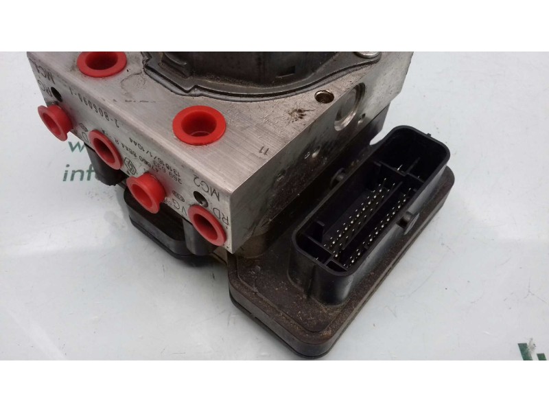 Recambio de abs para dacia sandero ambiance referencia OEM IAM 476608644R 0265243365 BOSCH