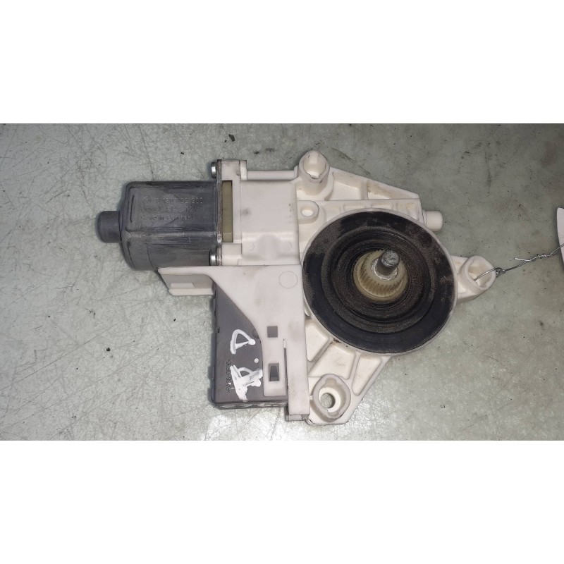 Recambio de motor elevalunas trasero derecho para peugeot 407 st confort referencia OEM IAM 994650102 0130822200 BOSCH