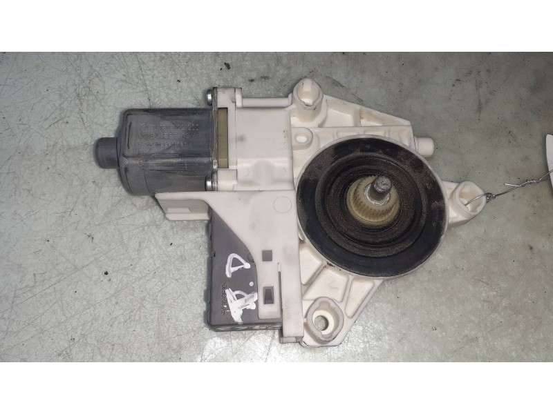 Recambio de motor elevalunas trasero derecho para peugeot 407 st confort referencia OEM IAM 994650102 0130822200 BOSCH