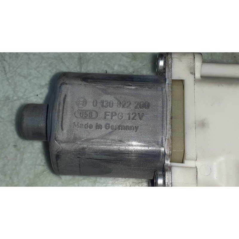 Recambio de motor elevalunas trasero derecho para peugeot 407 st confort referencia OEM IAM 994650102 0130822200 BOSCH