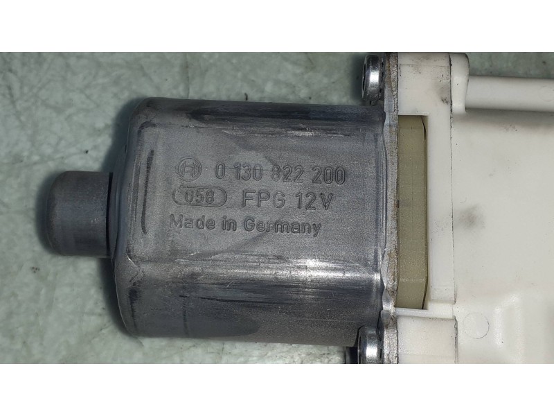 Recambio de motor elevalunas trasero derecho para peugeot 407 st confort referencia OEM IAM 994650102 0130822200 BOSCH