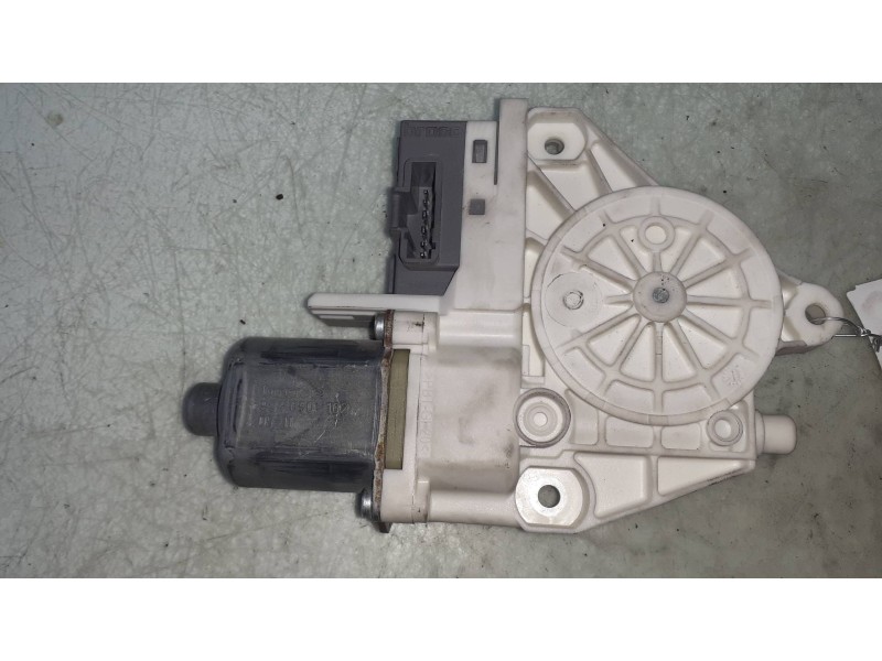Recambio de motor elevalunas trasero derecho para peugeot 407 st confort referencia OEM IAM 994650102 0130822200 BOSCH