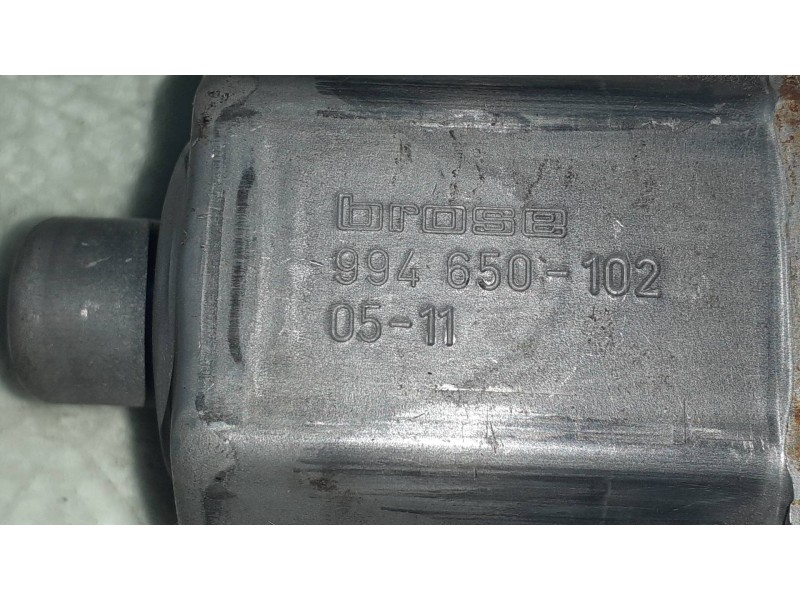 Recambio de motor elevalunas trasero derecho para peugeot 407 st confort referencia OEM IAM 994650102 0130822200 BOSCH