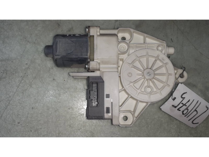 Recambio de motor elevalunas trasero izquierdo para peugeot 407 st confort referencia OEM IAM 994651102 0130822201 BOSCH